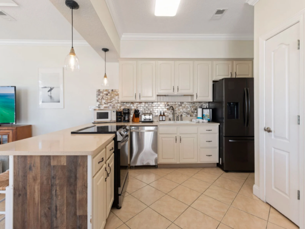 Luxurious 8 Bedroom Coastal Retreat in Destin - Perfect for Groups